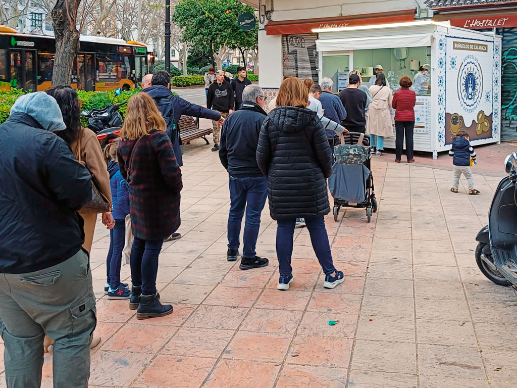 Buñolería en Extramurs (Valencia). Estamos en Gran Vía Ramón y Cajal 38.